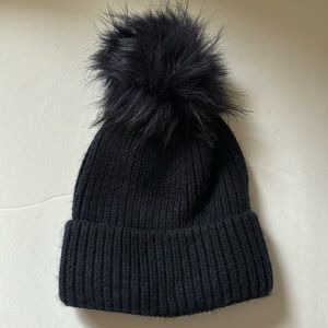 Norla Canada Knitted hat